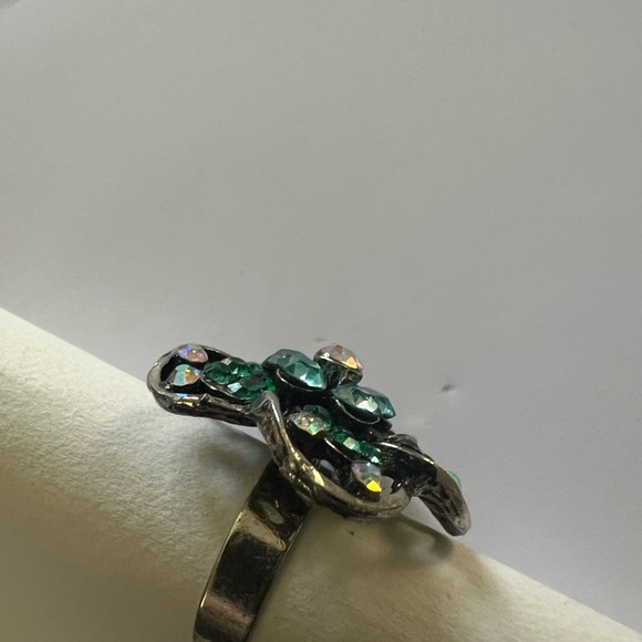 Expanding ring - Picture 2 of 4